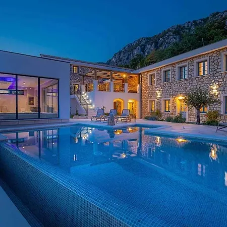 Luxus By Aneo Travel Vila