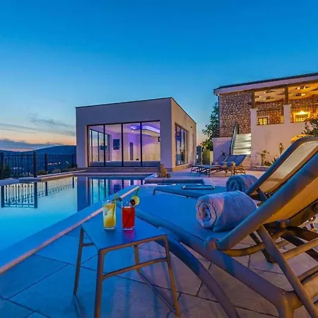 Vila Luxus By Aneo Travel